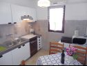 Appartamenti Med - with terrace : A1(4+1), A2(4) Medulin - Istria  - Appartamento - A2(4): la cucina con la sala da pranzo
