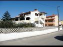 Appartamenti Med - with terrace : A1(4+1), A2(4) Medulin - Istria  - la casa