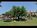 Camere Stanza Diniano - with pool: 1 - R1 Lavanda(2), 2 - R2 Mendula(2), 3 - R3 Ruzmarin(3) Vodnjan - Istria  - parco giochi per i bambini