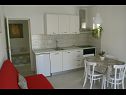 Appartamenti Robert - 5m from the sea: A1(2+1), A2(4+2) Brna - Isola di Korcula  - Appartamento - A1(2+1): la cucina con la sala da pranzo