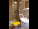 Appartamenti e camere Ivo - 20m from the sea: A1(2), A2(2), A3(2+2), A4(2+2) Racisce - Isola di Korcula  - Appartamento - A1(2): il bagno con la toilette