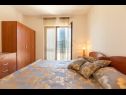 Appartamenti Mari - 50m from the sea A1(4), A2(4) Baia Tri zala (Zrnovo) - Isola di Korcula  - Croazia - Appartamento - A1(4): la camera da letto