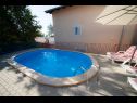 Appartamenti Ivona - open swimming pool: A1 (4+2), A2 (2+2) Njivice - Isola di Krk  - la piscina