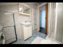 Appartamenti Ivona - open swimming pool: A1 (4+2), A2 (2+2) Njivice - Isola di Krk  - Appartamento - A2 (2+2): il bagno con la toilette