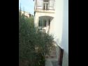 Appartamenti Marija - olive garden: A1(2+1) Omisalj - Isola di Krk  - la casa