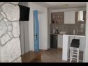 Appartamenti Insula Insule - rustic & peaceful: SA1(2+1), SA2(2+1) Skrbcici - Isola di Krk  - Studio appartamento - SA1(2+1): la cucina con la sala da pranzo