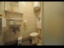 Appartamenti Pava SA1 (2), SA2 (2) Vrbnik - Isola di Krk  - Studio appartamento - SA2 (2): il bagno con la toilette