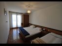 Appartamenti Pava SA1 (2), SA2 (2) Vrbnik - Isola di Krk  - Studio appartamento - SA2 (2): la camera da letto