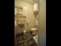 Appartamenti Pava SA1 (2), SA2 (2) Vrbnik - Isola di Krk  - Studio appartamento - SA2 (2): il bagno con la toilette