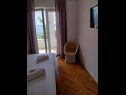 Appartamenti Josip - 150 m from beach with free parking A1(3), A2(5), A3(2+2) Baska Voda - Riviera Makarska  - Appartamento - A2(5): la camera da letto
