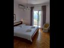 Appartamenti Josip - 150 m from beach with free parking A1(3), A2(5), A3(2+2) Baska Voda - Riviera Makarska  - Appartamento - A2(5): la camera da letto