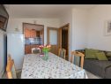 Appartamenti Ruze - 200 m from sea : A1(6+1), A2(8+1) Brela - Riviera Makarska  - Appartamento - A2(8+1): la cucina con la sala da pranzo