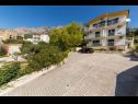 Appartamenti Gloria - 5 min to the beach : SA1(3+1), SA2(3), SA3(3), SA4(4), SA5(3), SA6(3), SA7(2), A8(6+4) Gradac - Riviera Makarska  - il parcheggio
