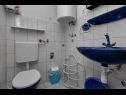 Appartamenti Vlatko - affordable & cosy: SA1(4), SA2(2+2), SA3(2+2) Krvavica - Riviera Makarska  - Studio appartamento - SA1(4): il bagno con la toilette