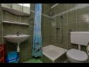 Appartamenti Vlatko - affordable & cosy: SA1(4), SA2(2+2), SA3(2+2) Krvavica - Riviera Makarska  - Studio appartamento - SA2(2+2): il bagno con la toilette