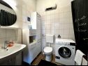 Appartamenti Denis - great location & large terrace: A1(5) Makarska - Riviera Makarska  - Appartamento - A1(5): il bagno con la toilette