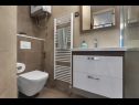 Appartamenti Josip - panoramic sea view & parking: A1(4+2) Makarska - Riviera Makarska  - Appartamento - A1(4+2): il bagno con la toilette