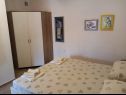 Appartamenti Vela- 50 m from beach: SA1(2+1) Makarska - Riviera Makarska  - Studio appartamento - SA1(2+1): la camera da letto