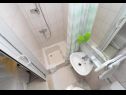 Appartamenti Angel - nice garden: A1(4), SA(2) Makarska - Riviera Makarska  - Studio appartamento - SA(2): il bagno con la toilette