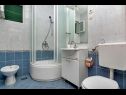 Appartamenti Smi - 250 m from sea: A1 juzni(2+1), A2 sjeverni(2+1), A3(4) Makarska - Riviera Makarska  - Appartamento - A3(4): il bagno con la toilette