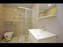 Appartamenti Luxury - heated pool, sauna and gym: A1(2), A2(2), A3(4), A4(2), A5(4), A6(2) Makarska - Riviera Makarska  - il bagno con la toilette