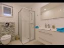 Appartamenti Luxury - heated pool, sauna and gym: A1(2), A2(2), A3(4), A4(2), A5(4), A6(2) Makarska - Riviera Makarska  - Appartamento - A4(2): il bagno con la toilette