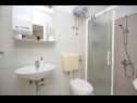 Appartamenti Maja - 100 from the beach: A1- Galebovo krilo (2+2), A2-Uzorita (2+2), SA1(2) Podgora - Riviera Makarska  - Studio appartamento - SA1(2): il bagno con la toilette