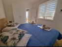 Appartamenti Gogi - 100 m from beach: A6(4+1), A1(2+1), A2(2+1), A8(4+2) Zivogosce - Riviera Makarska  - Appartamento - A8(4+2): la camera da letto