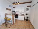Appartamenti Gogi - 100 m from beach: A6(4+1), A1(2+1), A2(2+1), A8(4+2) Zivogosce - Riviera Makarska  - Appartamento - A8(4+2): la cucina con la sala da pranzo