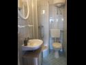 Appartamenti Kova - 10 m from sea: A1(4) Murter - Isola di Murter  - Appartamento - A1(4): il bagno con la toilette