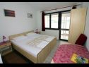 Appartamenti Marica - 10m from sea: SA2(2), A3(2), SA5(2), SA6(2), SA7(2) Tisno - Isola di Murter  - Studio appartamento - SA5(2): la camera da letto
