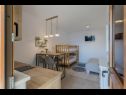 Appartamenti Nina - sea view family apartments SA1A(3), A1Donji(2+1), A3(6), A4(4+1), A5(6), A6(4) Celina Zavode - Riviera Omis  - Studio appartamento - SA1A(3): l’intreno