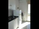 Appartamenti Mari - 40 m from sea: A1(4), A2(2+2), SA3(2) Krilo Jesenice - Riviera Omis  - Appartamento - A2(2+2): la cucina