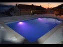 Appartamenti Saga 2 - with swimming pool A6(4+1), A7 (2+2), A8 (4+1) Lokva Rogoznica - Riviera Omis  - la piscina