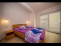 Appartamenti Saga 2 - with swimming pool A6(4+1), A7 (2+2), A8 (4+1) Lokva Rogoznica - Riviera Omis  - Appartamento - A8 (4+1): la camera da letto