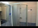 Appartamenti Ružica - 500 m from sea: A1(4+2) Omis - Riviera Omis  - Appartamento - A1(4+2): il bagno con la toilette