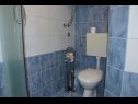 Appartamenti Ružica - 500 m from sea: A1(4+2) Omis - Riviera Omis  - Appartamento - A1(4+2): il bagno con la toilette