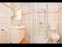 Appartamenti Tam - with parking : A1(2+2) Omis - Riviera Omis  - Appartamento - A1(2+2): il bagno con la toilette