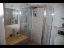 Appartamenti Sima - comfortable family apartments A1 Šima(4+2) Omis - Riviera Omis  - Appartamento - A1 Šima(4+2): il bagno con la toilette
