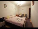 Appartamenti Šera - 50 m from beach: A1(4), A2(4), A3(2+2) Pisak - Riviera Omis  - Appartamento - A1(4): la camera da letto