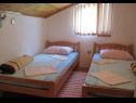 Appartamenti Šera - 50 m from beach: A1(4), A2(4), A3(2+2) Pisak - Riviera Omis  - Appartamento - A3(2+2): la camera da letto