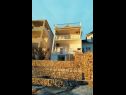 Appartamenti Gorda - by the sea: A1(2+2) Pisak - Riviera Omis  - la casa