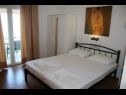 Appartamenti Ivo - sea view; A1(2+2), A3(2+2), A5(4), SA4(2+1), SA2(2+1) Pisak - Riviera Omis  - Studio appartamento - SA2(2+1): la camera da letto