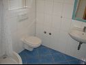 Appartamenti VP SA2(2), A3(3), A4(2+3), A5(3), A6(2+2) Stanici - Riviera Omis  - Appartamento - A4(2+3): il bagno con la toilette