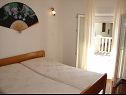 Appartamenti VP SA2(2), A3(3), A4(2+3), A5(3), A6(2+2) Stanici - Riviera Omis  - Appartamento - A4(2+3): la camera da letto