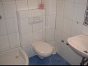 Appartamenti VP SA2(2), A3(3), A4(2+3), A5(3), A6(2+2) Stanici - Riviera Omis  - Appartamento - A5(3): il bagno con la toilette