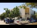 Appartamenti Bari - 140 m from beach: A1(4+1), A2(4), A3(2+2) Mandre - Isola di Pag  - il parcheggio