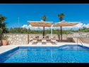 Appartamenti Luka - with pool: A2(2+2) Novalja - Isola di Pag  - la piscina