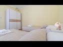 Appartamenti Jope - 60 m from beach: A1(4), A2(4), A3(4+2), A4(6+1), A5(4), A6(2), A7(2+1), A8(2+1), SA9(2), SA10(2), SA11(2) Stara Novalja - Isola di Pag  - Appartamento - A2(4): la camera da letto