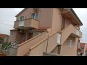 Appartamenti Krešo - 100 m from sea A1 desni(4), A2 lijevi(5), A3(2) Tkon - Isola di Pasman  - la casa